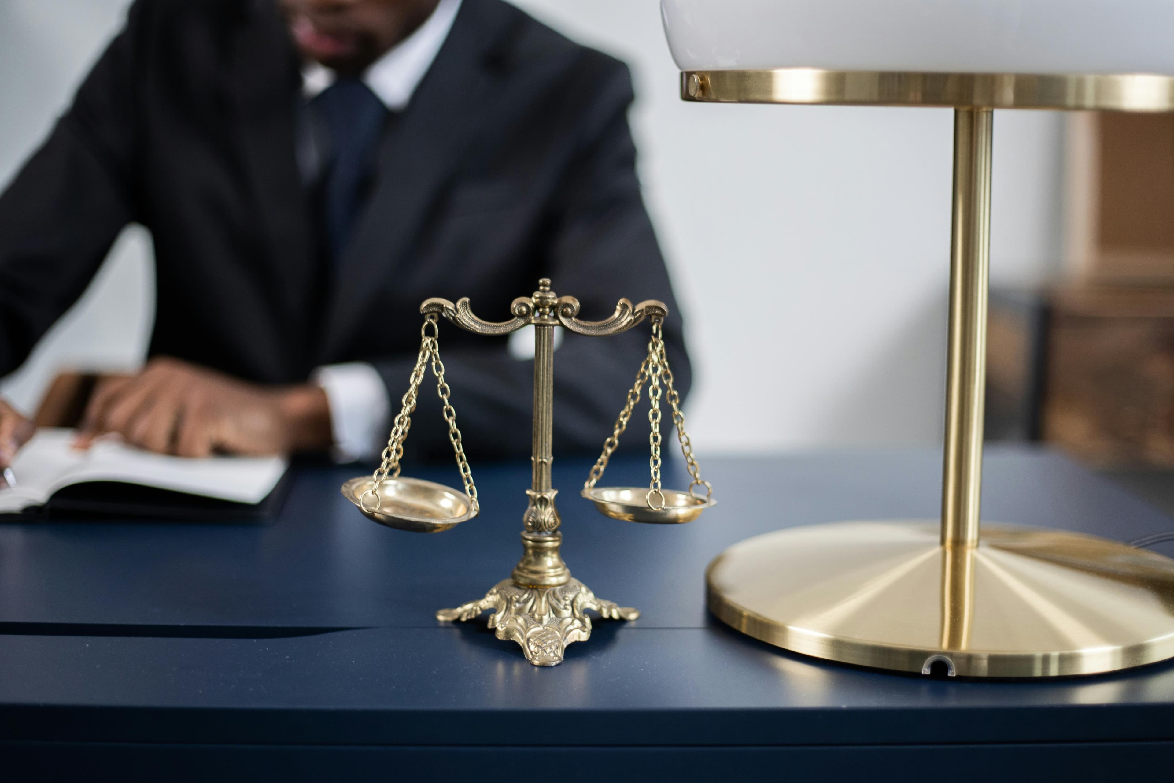 Normen und Rechtsnormen erklärt: Dein Leitfaden für juristische Grundlagen